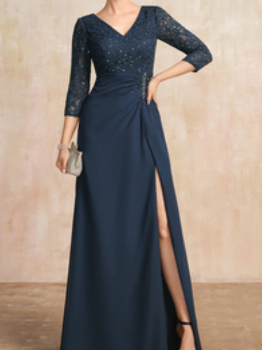 Elegant Green V-Neck Lace Evening Gown with Side Slit